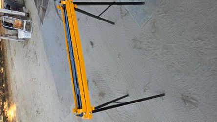 Set of metal saw horses new