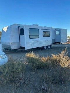 CAMPING TRAILER