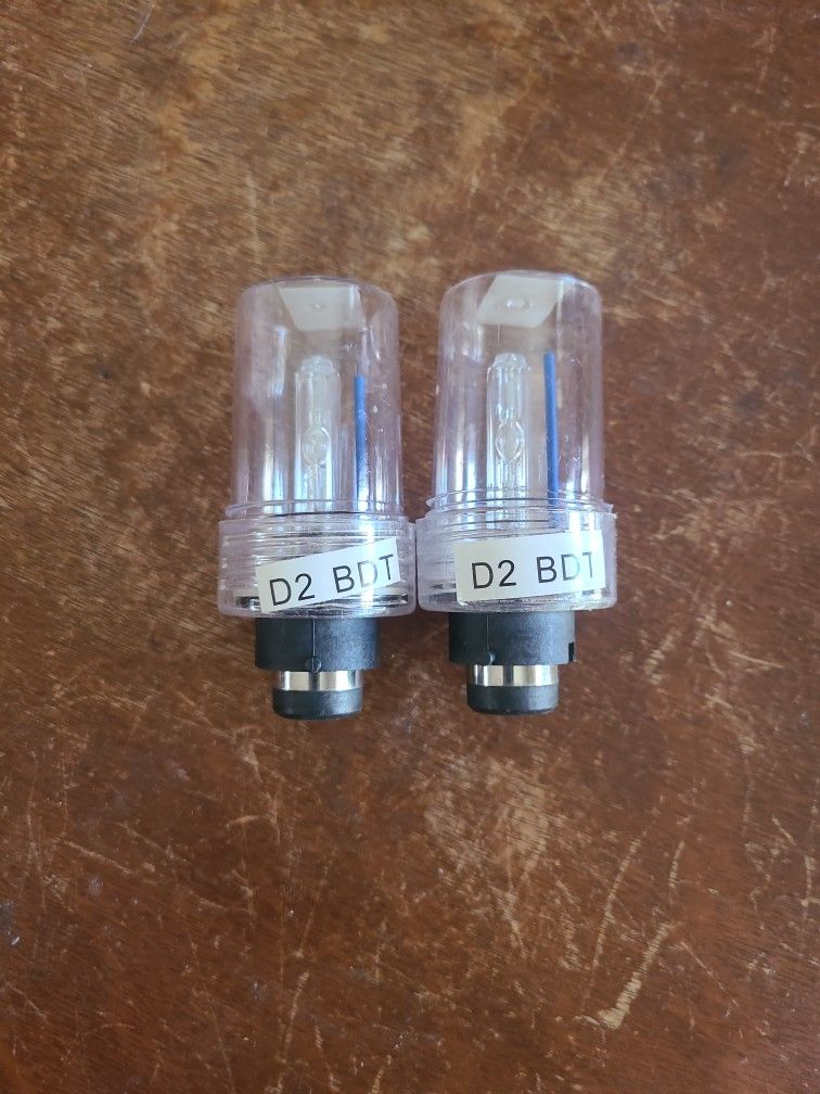 Brand New Pair Of 2ds Oem Style Hid Bulbs 8000k Blue Color