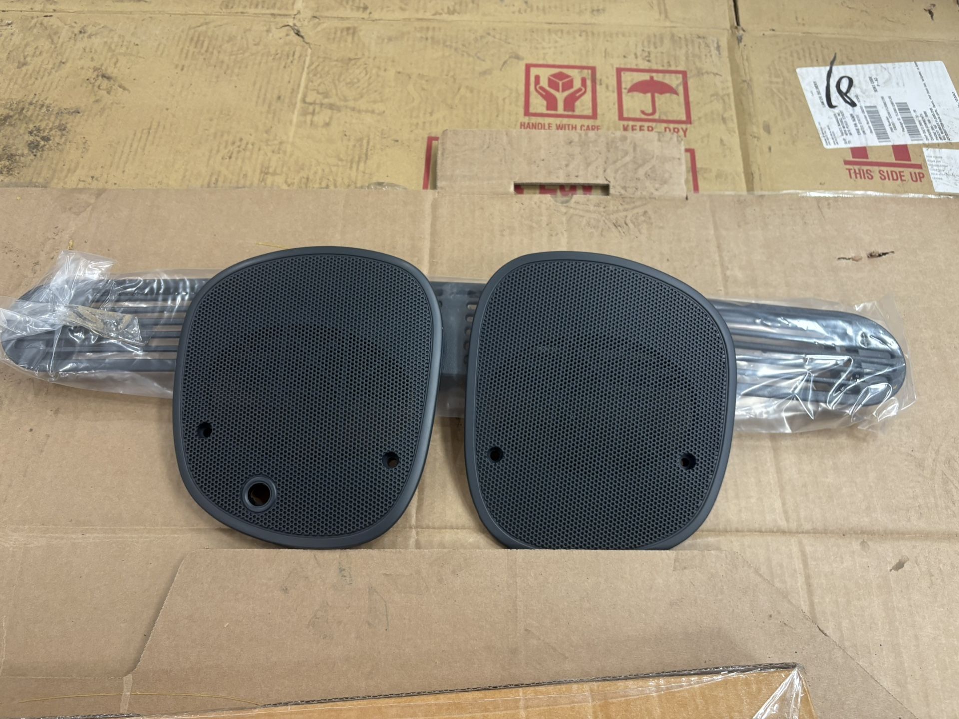 98-03 S10 Sonoma Dash And Speaker Grill