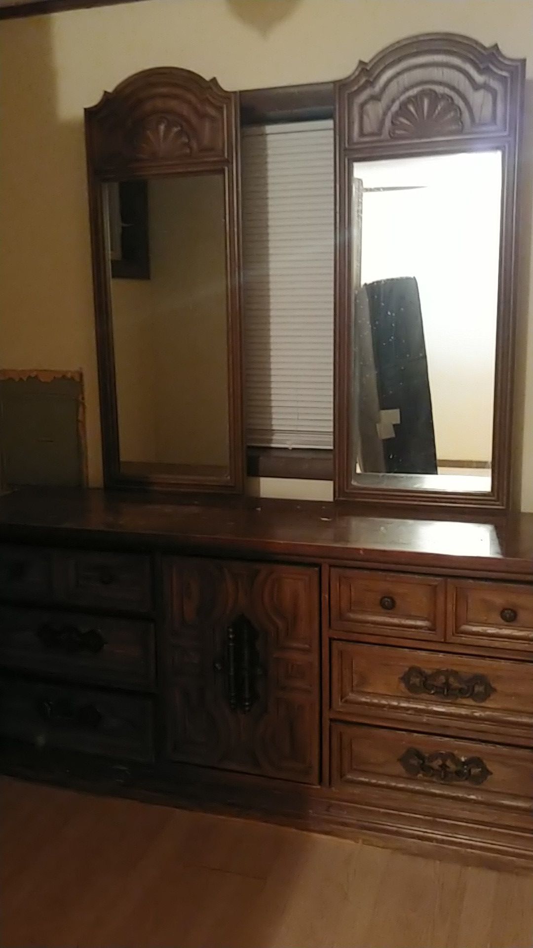 Antique dresser with 2 mirrors
