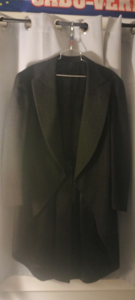 BLACK WINGTIPS TUXEDO SUIT JACKET