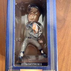 2020 FERNANDO VALENZUELA bobble Head