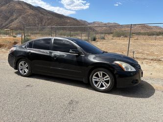 2010 Nissan Altima new parts like tires and few other stuff