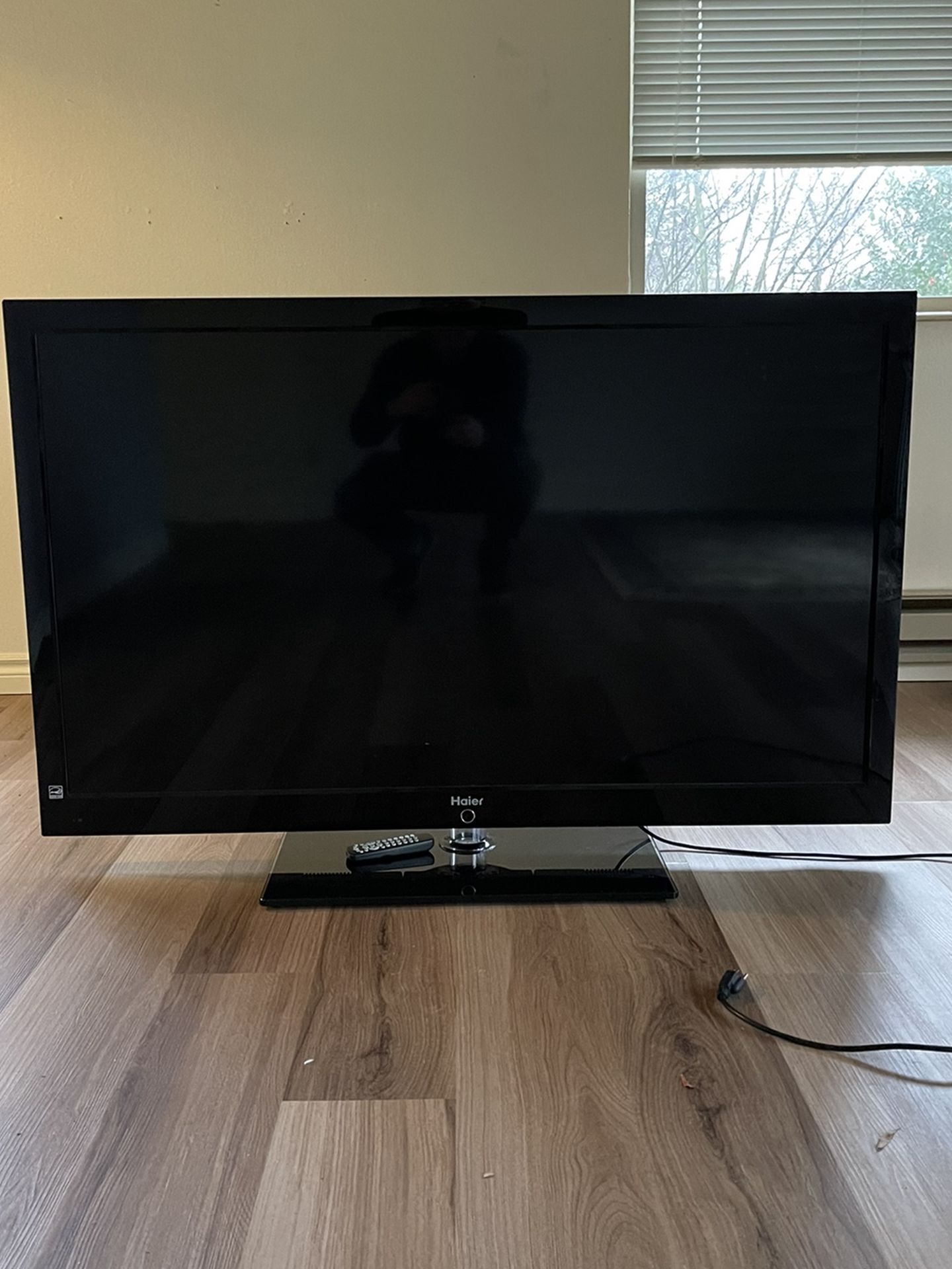 52” Haier LED TV (need 2 sell by Saturday)