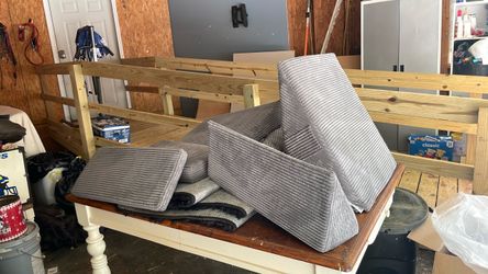 Nine support pillows for back or sides