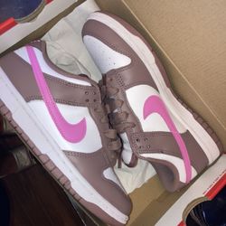 Nike Dunks 