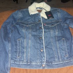 Levi’s Original Classic Women’s Sherpa Trucker Jacket