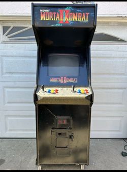 Original 1993 Midway Mortal Kombat II Arcade Machine