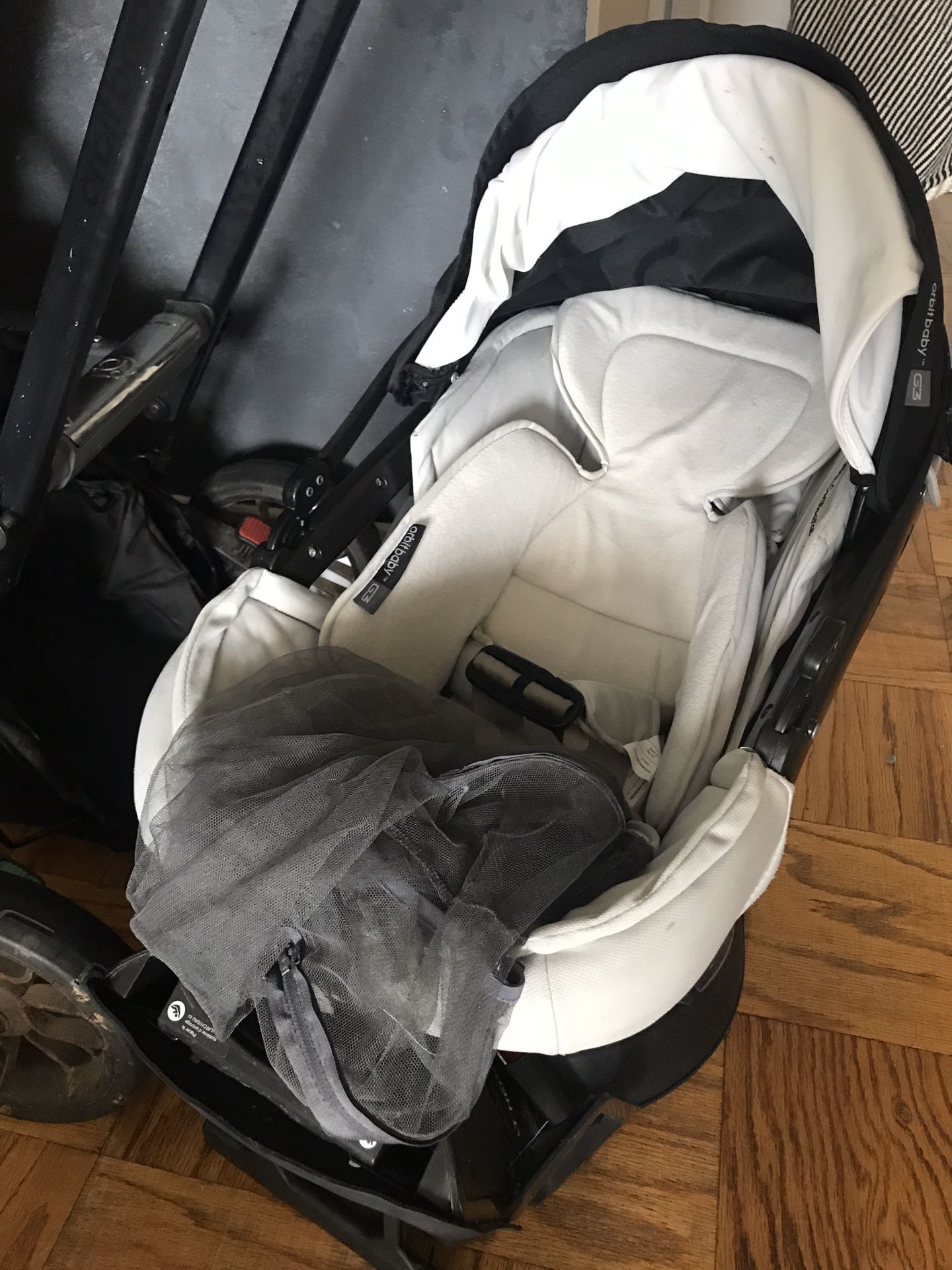 Orbit g3 stroller with car seat and base