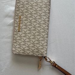 New Authentic Michael Kors Zipper Clutch Wallet