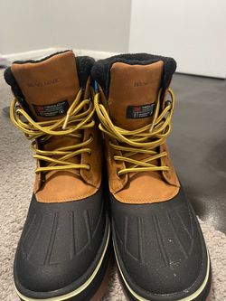 Men’s Snow Boots size 9