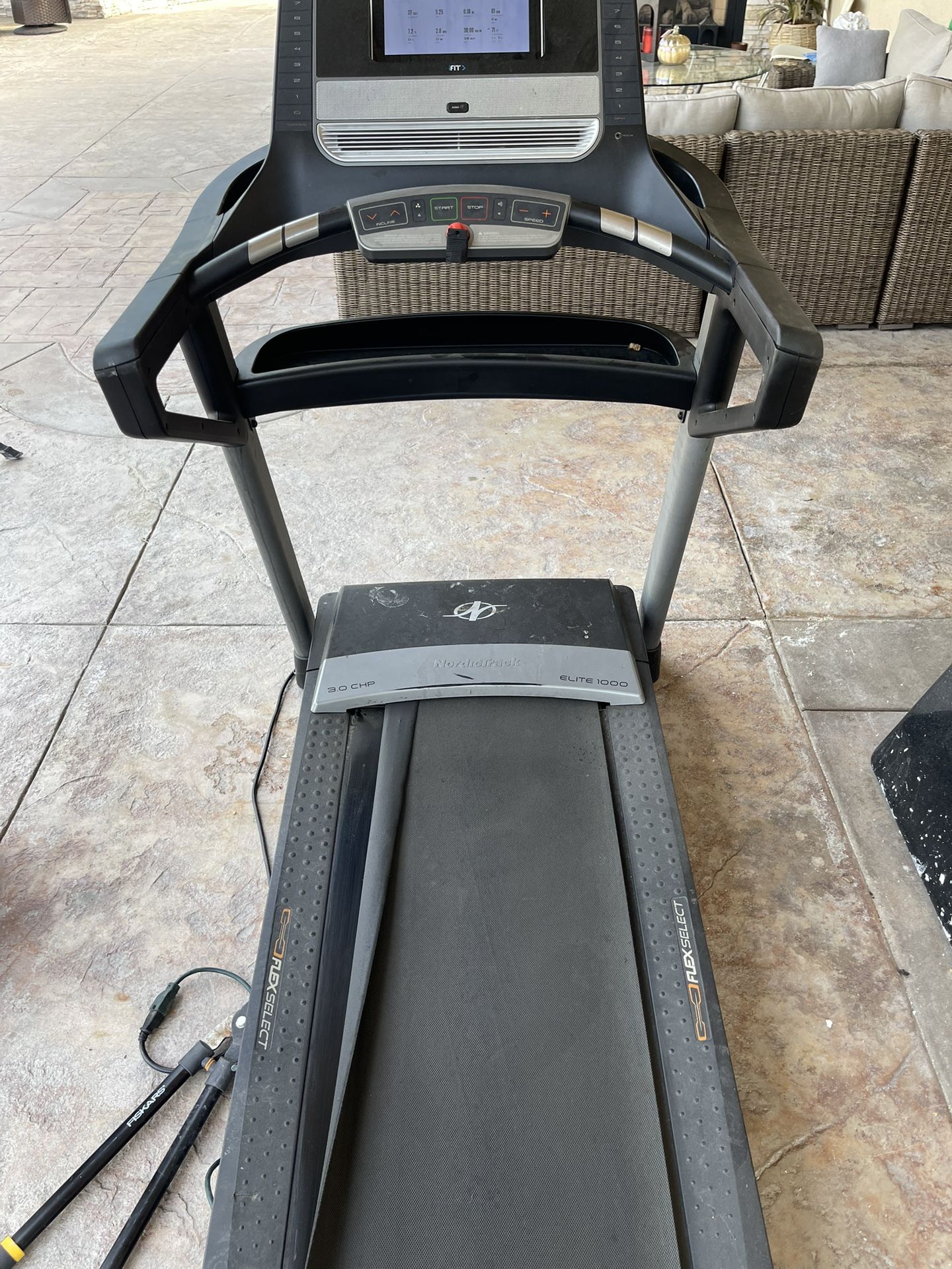 Treadmill 