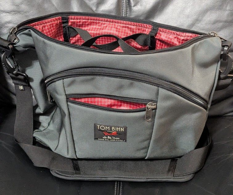 Tom Bihn Parental Unit Messenger Tote (EUC) Retail $215