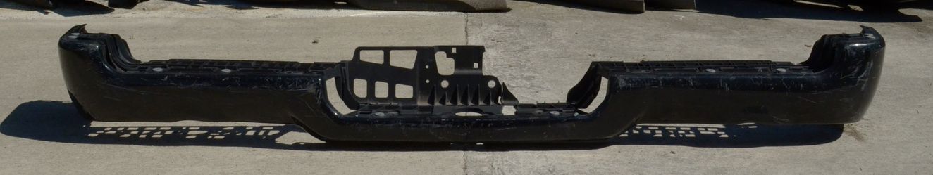 USED REF#M063 || 2019-2024 DODGE RAM 2500 / 3500 || REAR METAL BUMPER