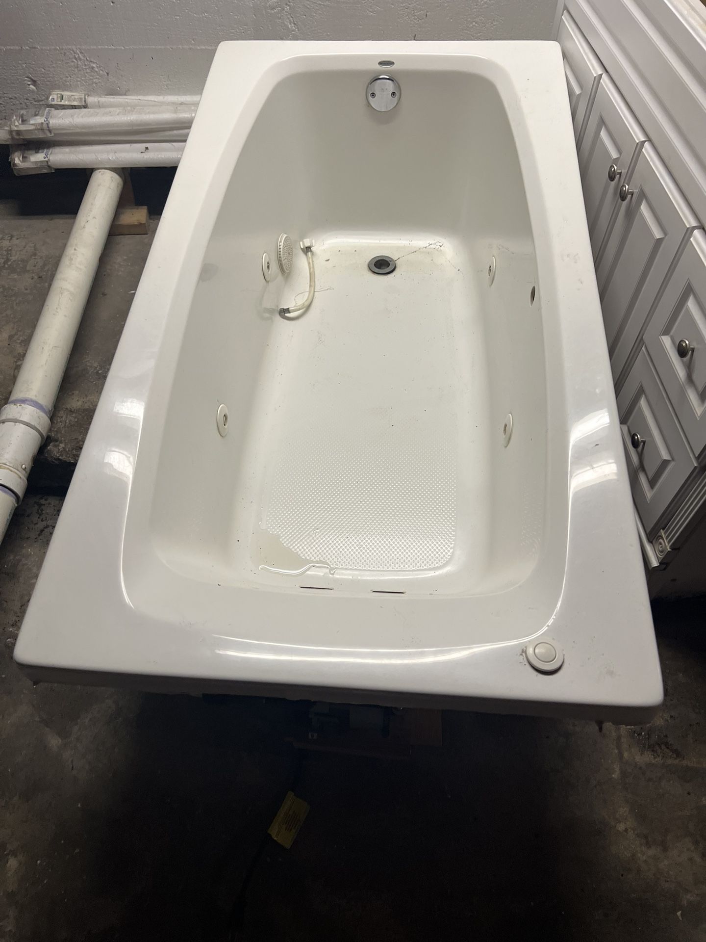 Jacuzzi Bath Tub