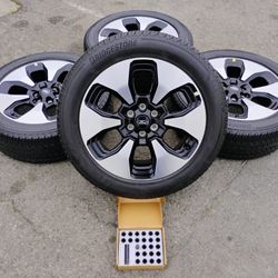 Ford F-150 Wheels 275/50/22" Bridgestone Alenza 