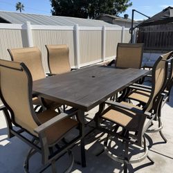 High-End Outdoor Dining Set – 6 Swivel Chairs + Table