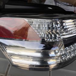 LEXUS OEM FACTORY DRIVERS SIDE OUTER TAIL LAMP 2010-2012 HS250H 81(contact info removed)0