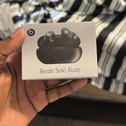 Beats Solo Buds 