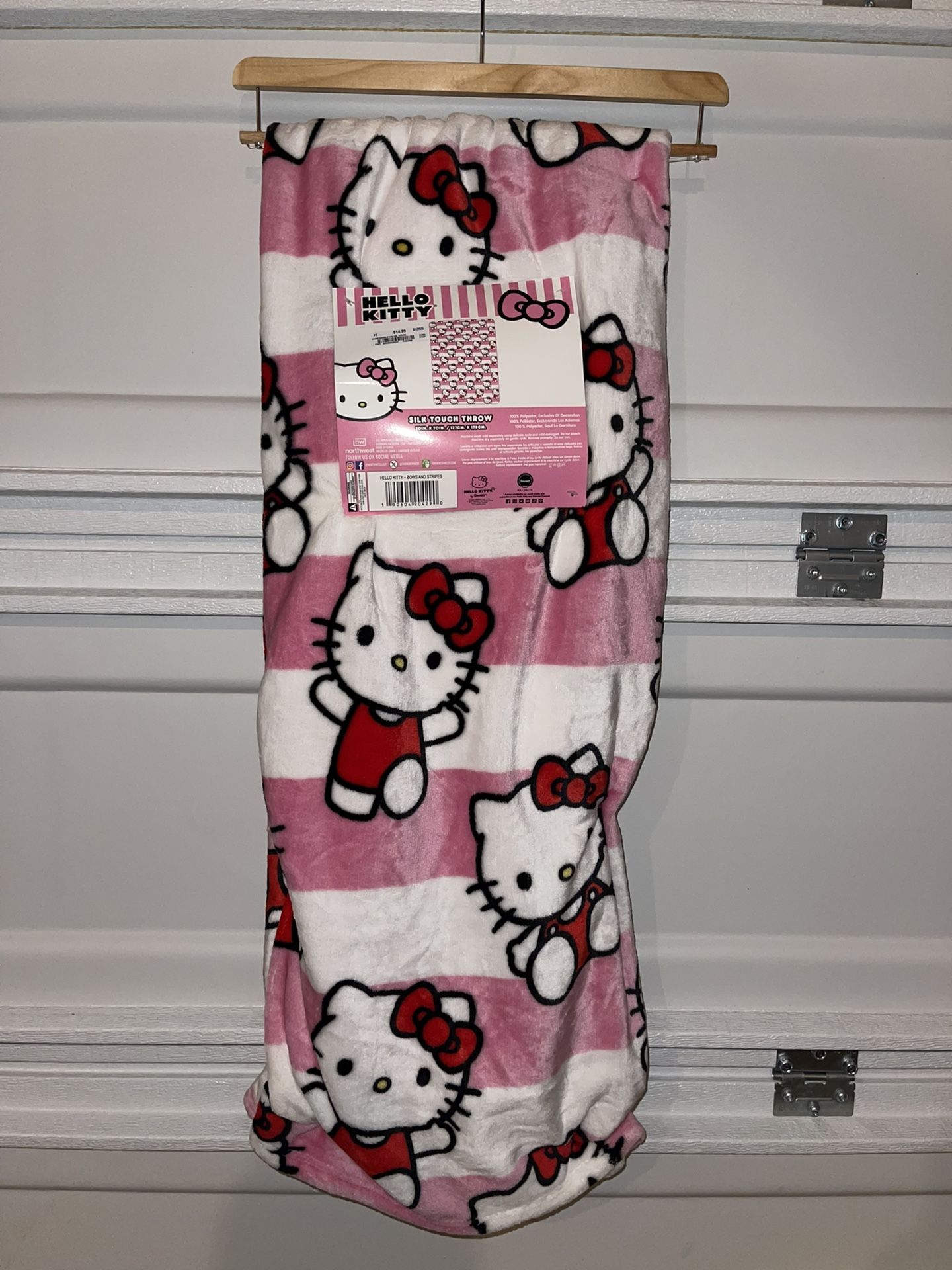 Hello kitty blanket