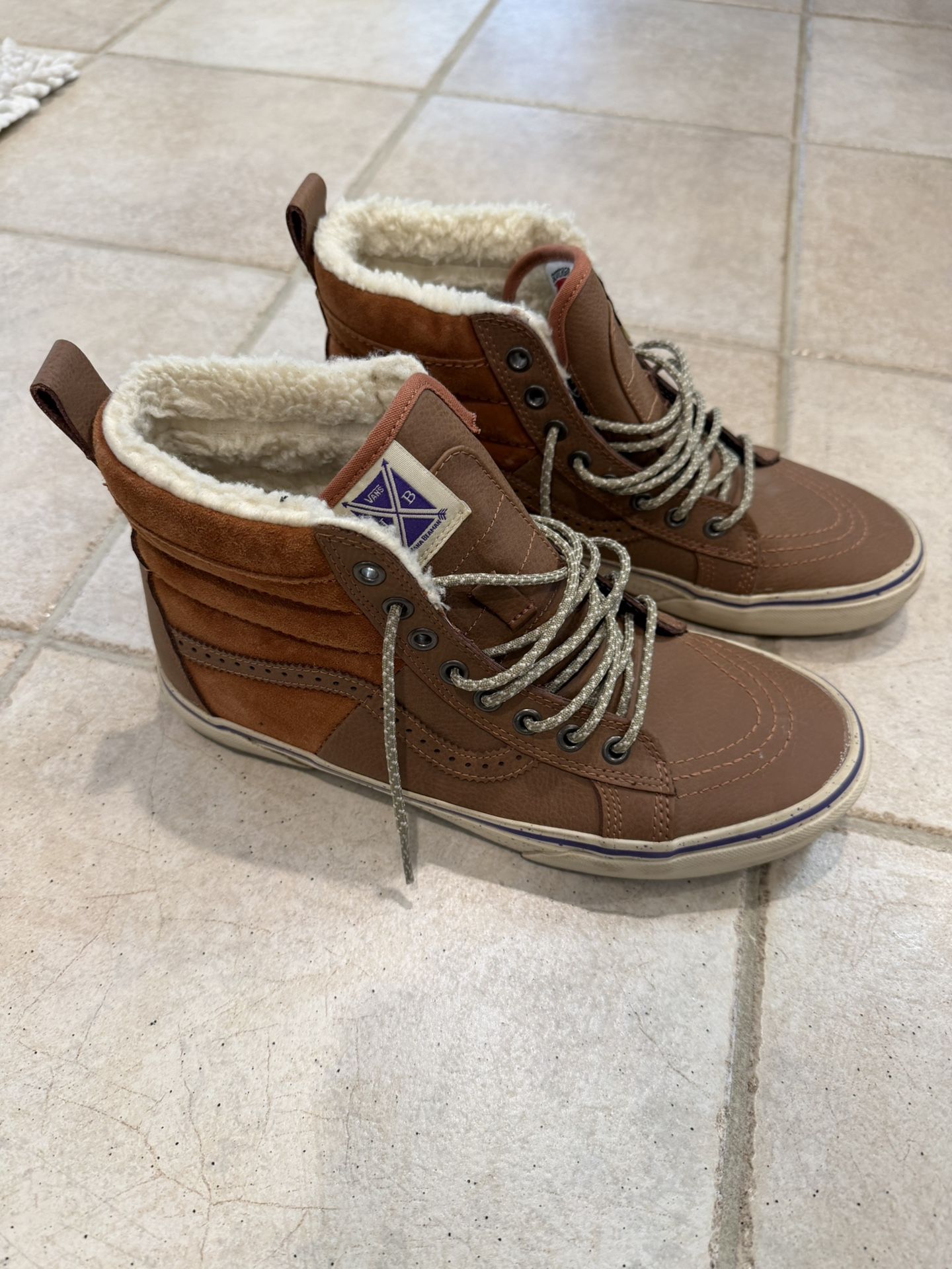 VANS - Sk8 Hi Waterproof Insulated Shoe (Men’s size 10)