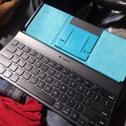 Wireless Bluetooth keyboard for Tablet