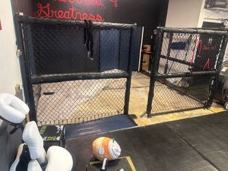 MMA cage