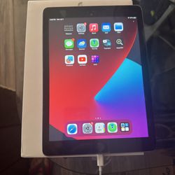 iPad (5th Generation). 32GB