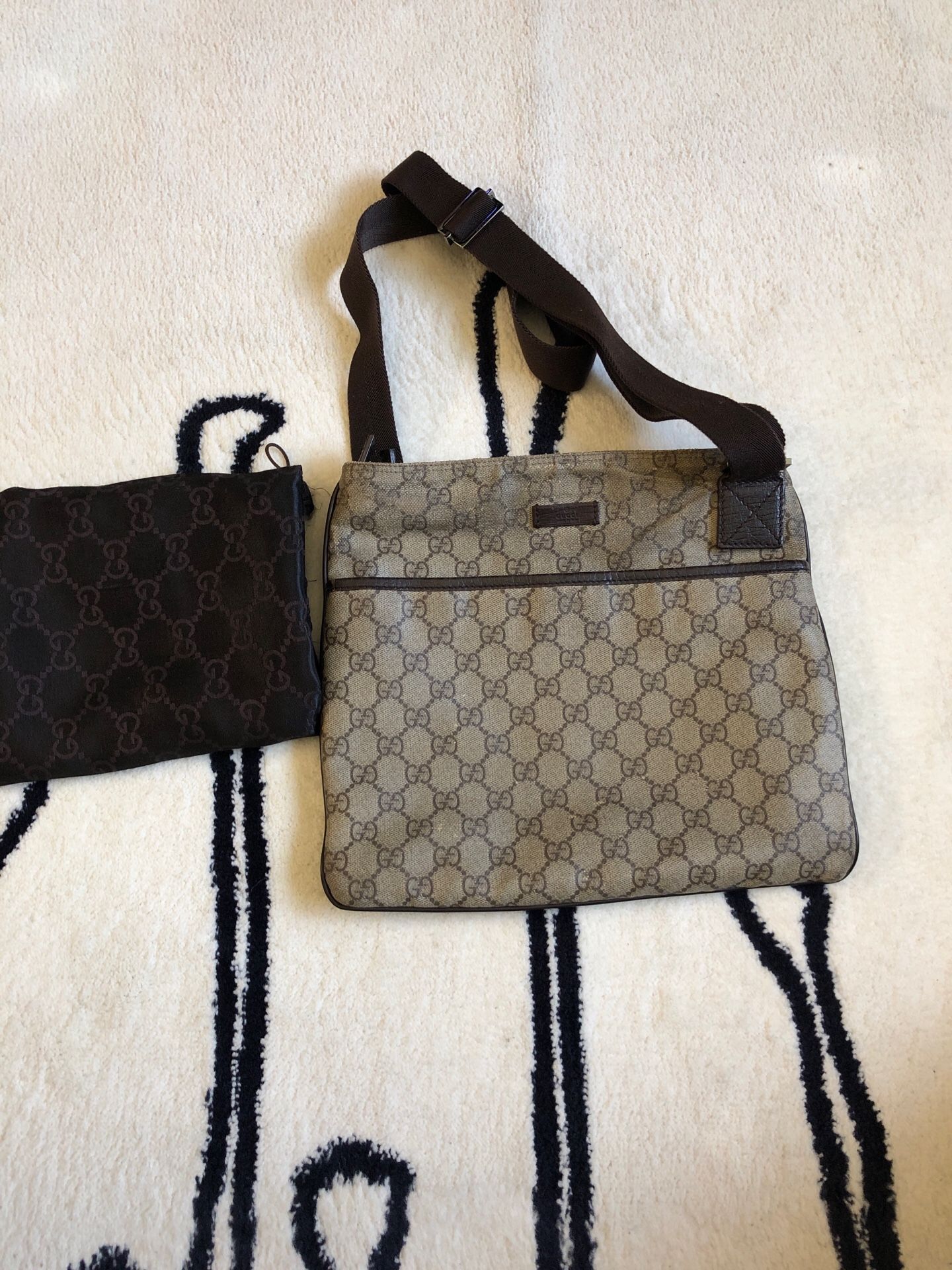 Gucci Crossbody bag
