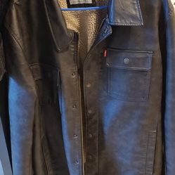 Levi's Men's Faux Leather Sherpa Lined Trucker Jacket  XL