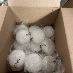 13-white 3 Inch Floating Candles