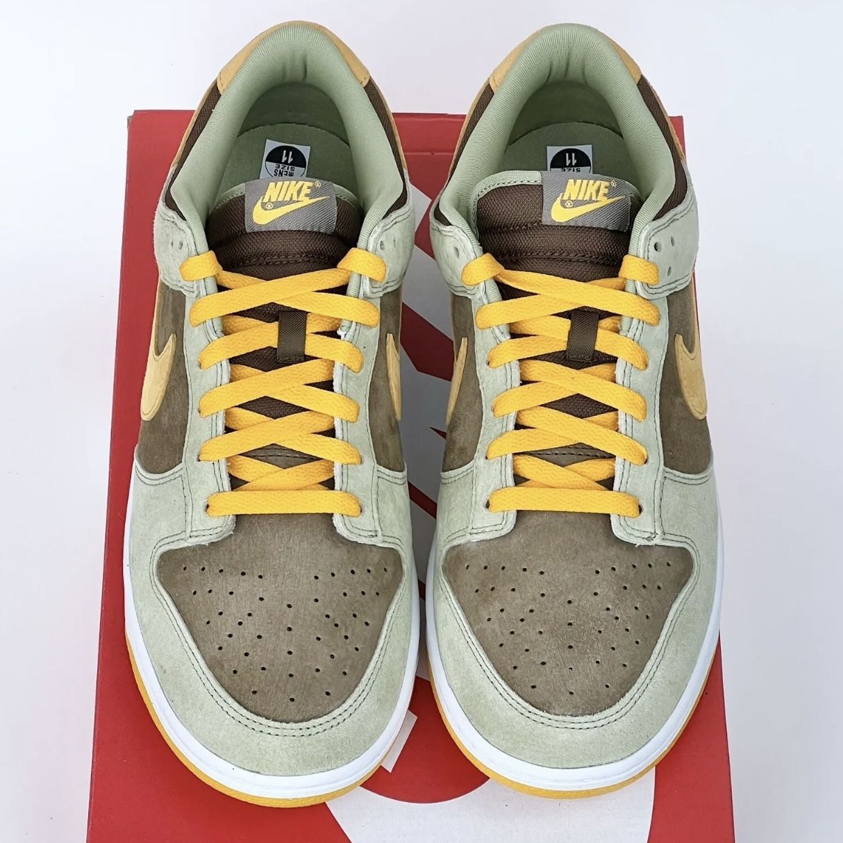 DS Nike Dunk Low SE Dusty Olive Size 11 DH5360 300 Gold Brown