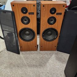 Sony SS-U521AV standing floor speakers
Tested, works great