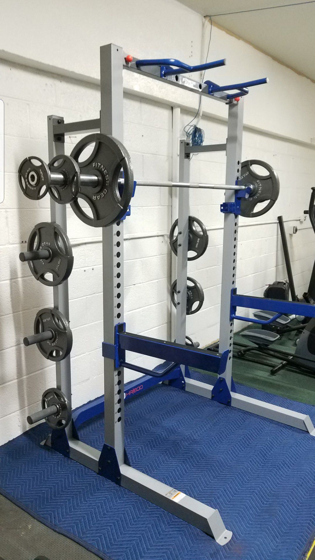 (EXERCISE FITNESS 365) HALF RACK/BENCH PRESS WITH PULL UP & DIP BAR, BARBELL AND FULL SET OF OLYMPIC WEIGHTS WITH EASY GRIP HANDLES