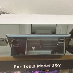 Tesla Model 3 & Y Center Display Organizer with MagSafe Phone Mount’s