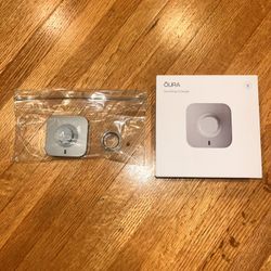 Silver Oura Ring 4 (Size 8) - single charger + 2 Charging Docks
