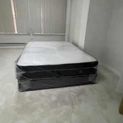 Queen Mattress Come And Box  Spring  - Free Delivery 🚚 To Reasonable Distance 