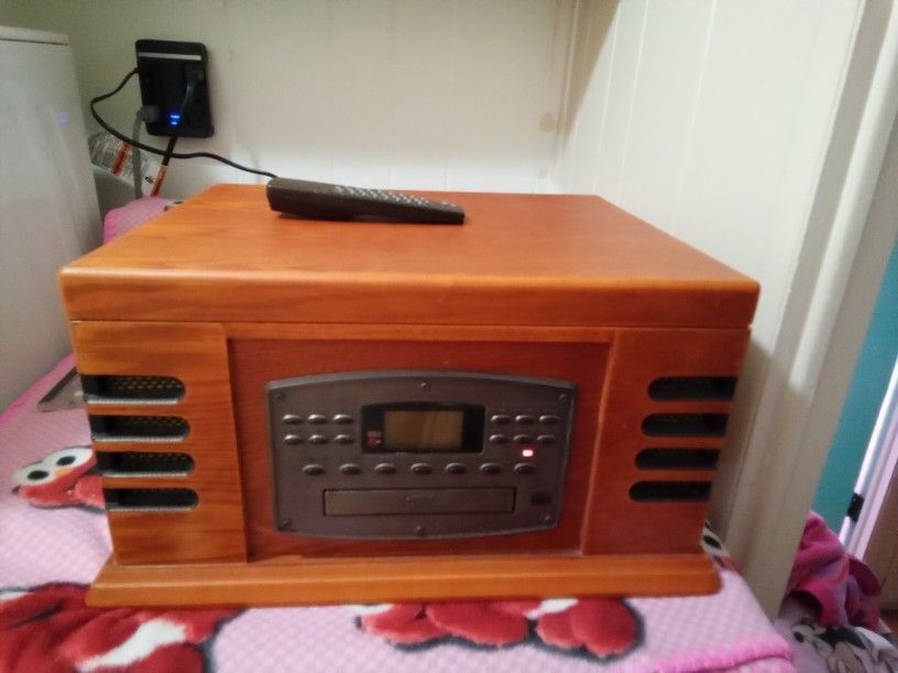 Crosley Turntable CD Cassette Radio