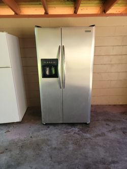 Frigidaire Side-by-Side Stainless Steel Refrigerator