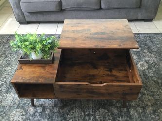 Beautiful Rustic Wood Lift-Top Coffee Table with Storage
