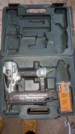 HITACHI 18 Gauge Brad Gun