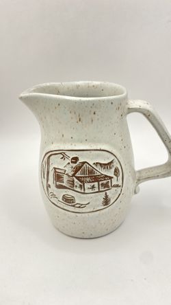 VTG Onion River Pottery 8oz Maple Syrup Pitcher Creamer Vermont White Speckled Brown Log Cabin Woods