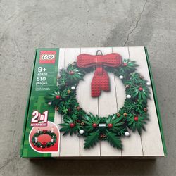 Lego Christmas Wreath 40426