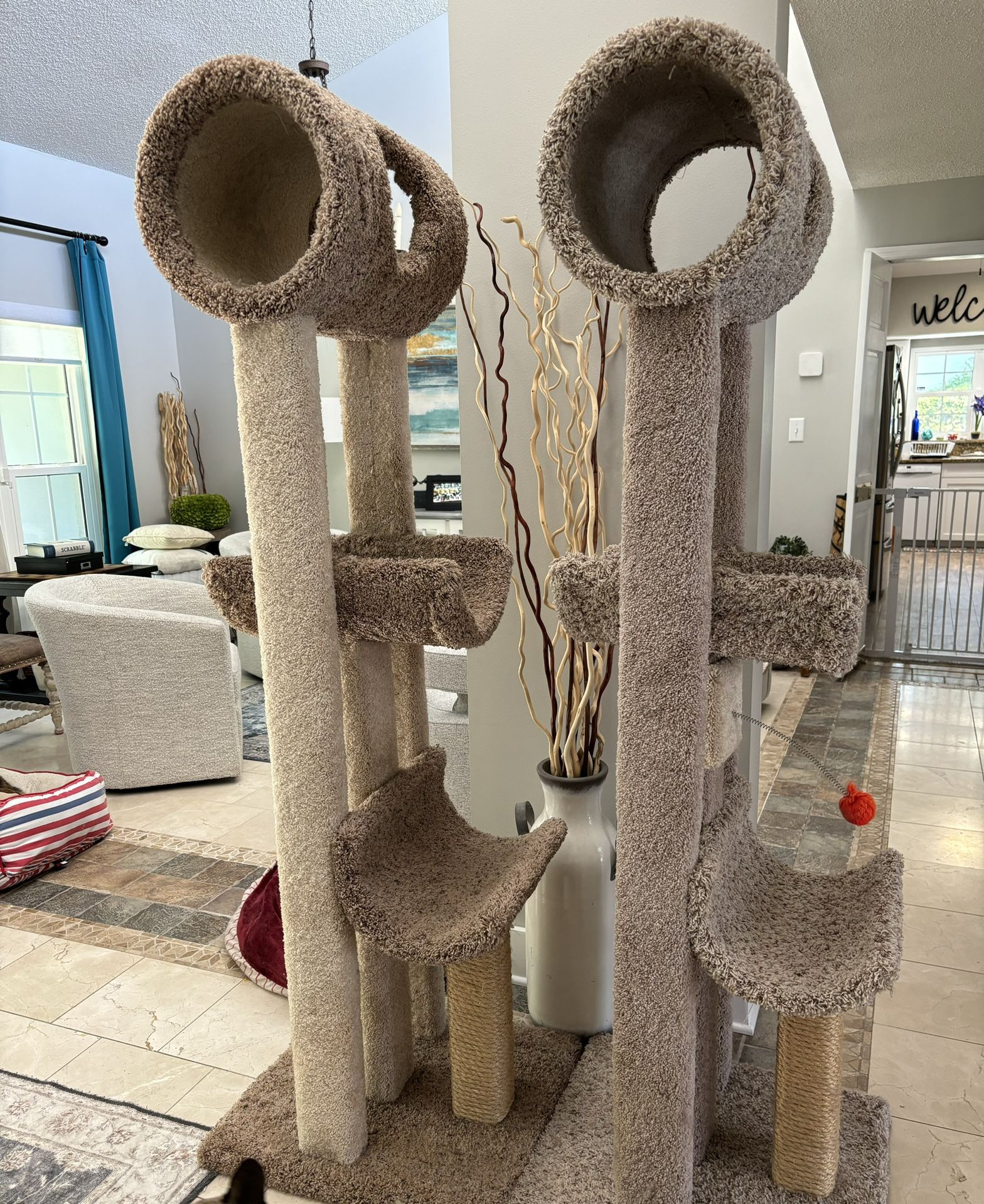  2 KITTY-CAT TOWERS