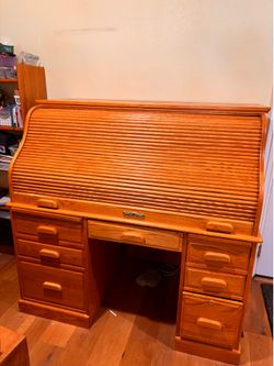 PICK UP TODAY 7/8 for 100$Winners Only Inc Roll up desk solid oak