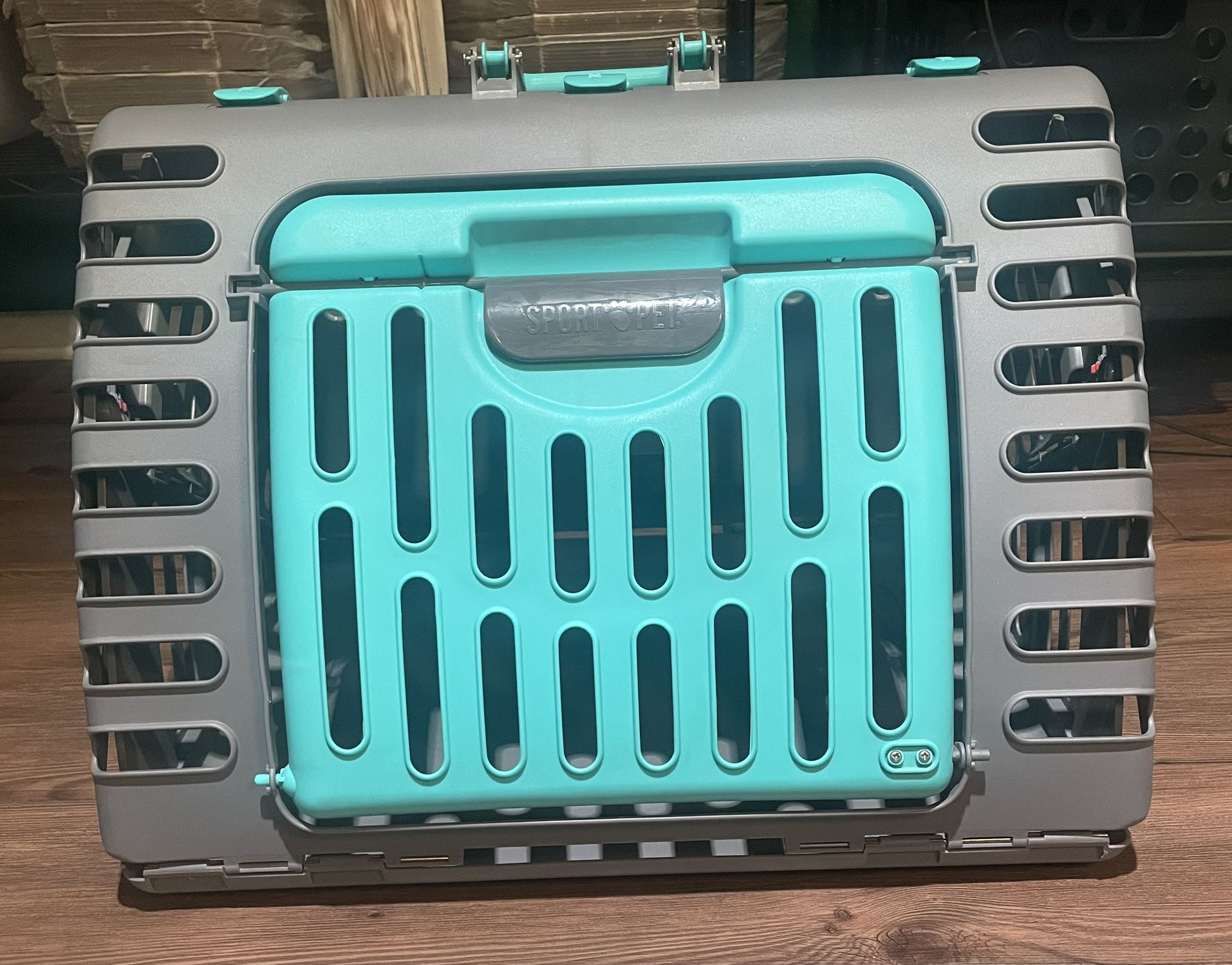 Collapsible Travel Dog/Cat Crate Compact Collapsible Travel Dog/Cat Crate, Clean and gently used. Light weight, and sturdy. Can be used for a small