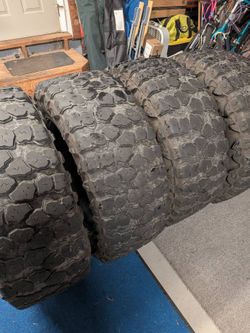 35x12.50R20 Yokohama Tires 