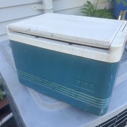 12 Can Igloo Cooler
