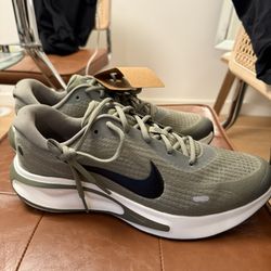 Men’s Nike Shoe 